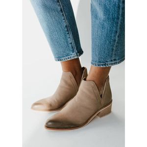 Crevo Collins Hand Burnished Genuine Leather Boot Taupe US 6.5